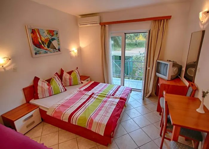Rosemary & 3* 말리로시니